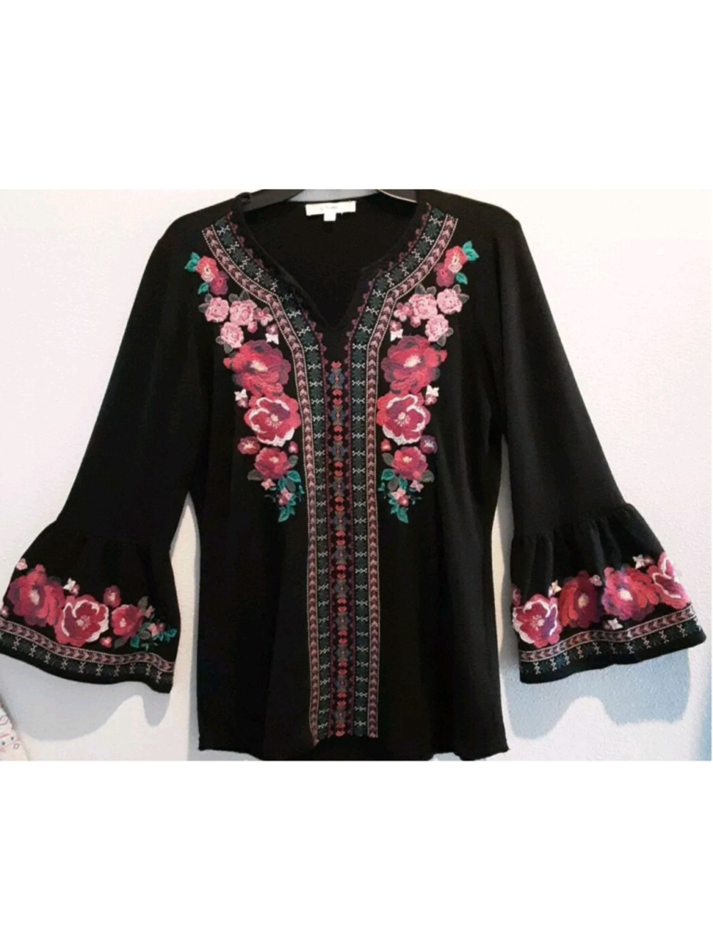 ANDREE by UNIT-Richly Embroidered Roses Pinks Boho Bell Sleeve Beauty Sz S